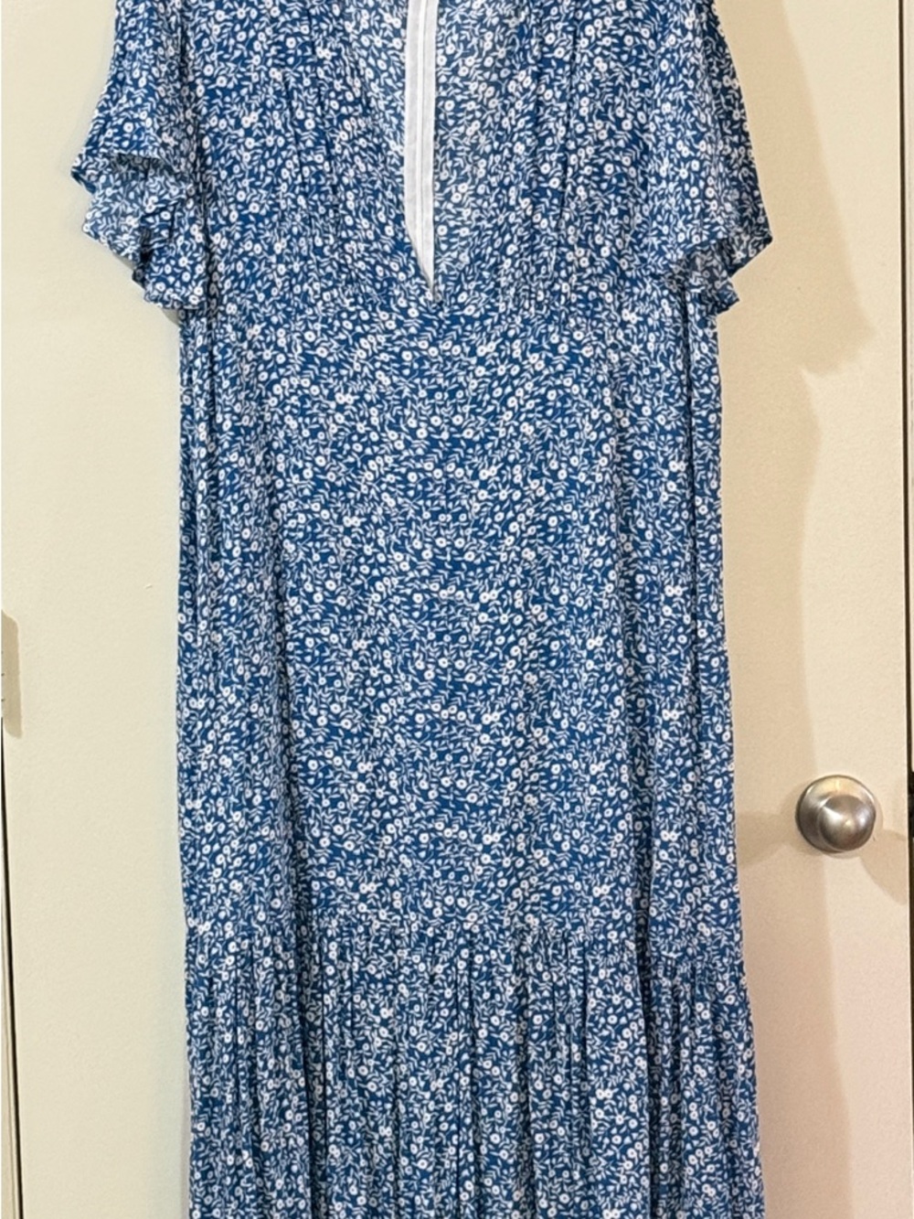 NWOT SHEIN Blue Floral Tiered Maxi Dress with White Flowers